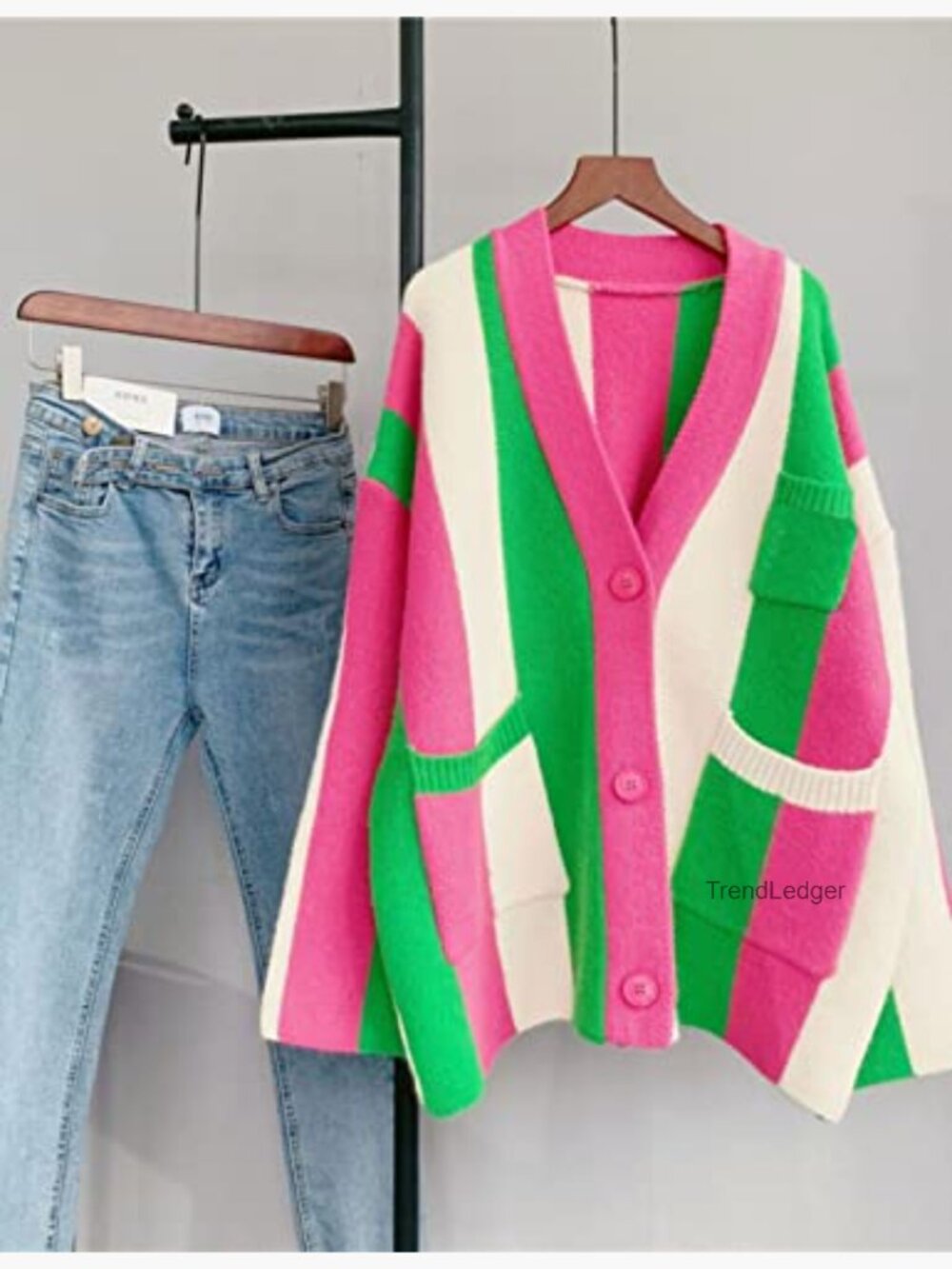 Oversized Chunky Knit Cardigan with Pockets - Picture 4 of 7